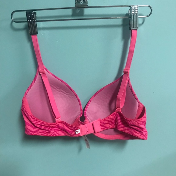 Pink bra - Picture 2 of 3